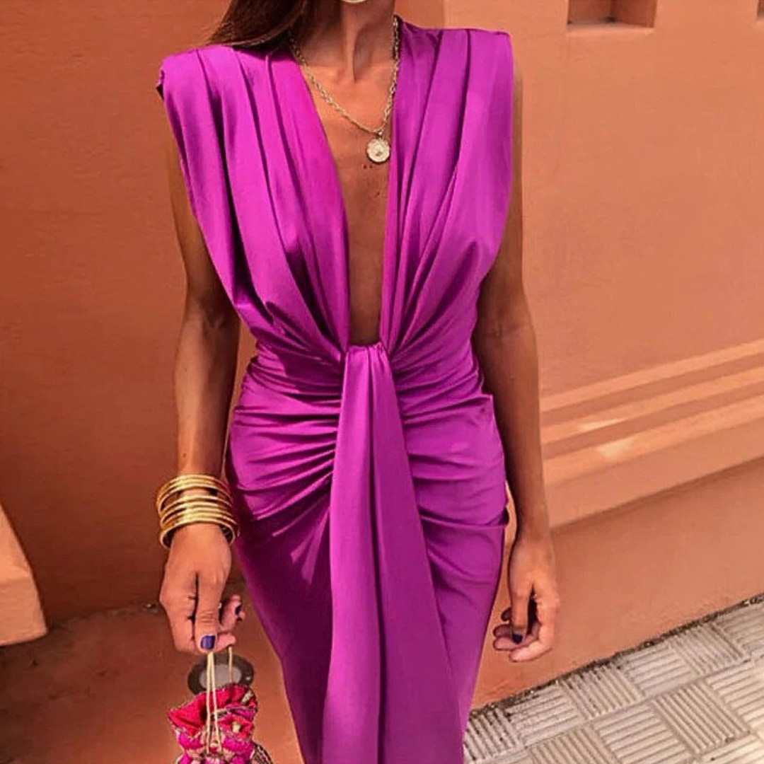 Regina | Elegant dress with a deep neckline