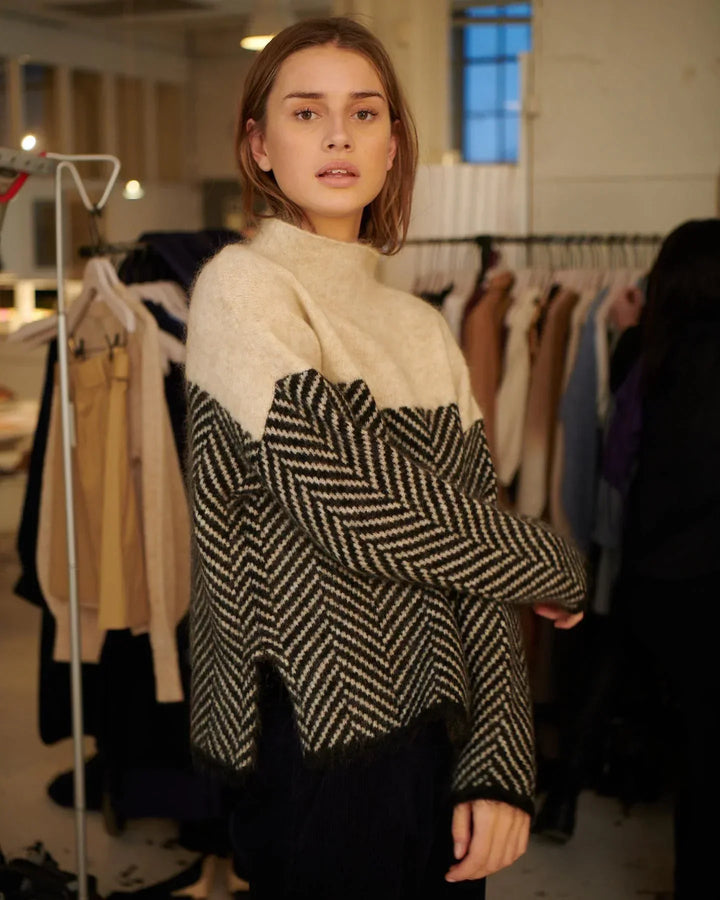 ADELIE | Premium Turtleneck made of exquisite knit