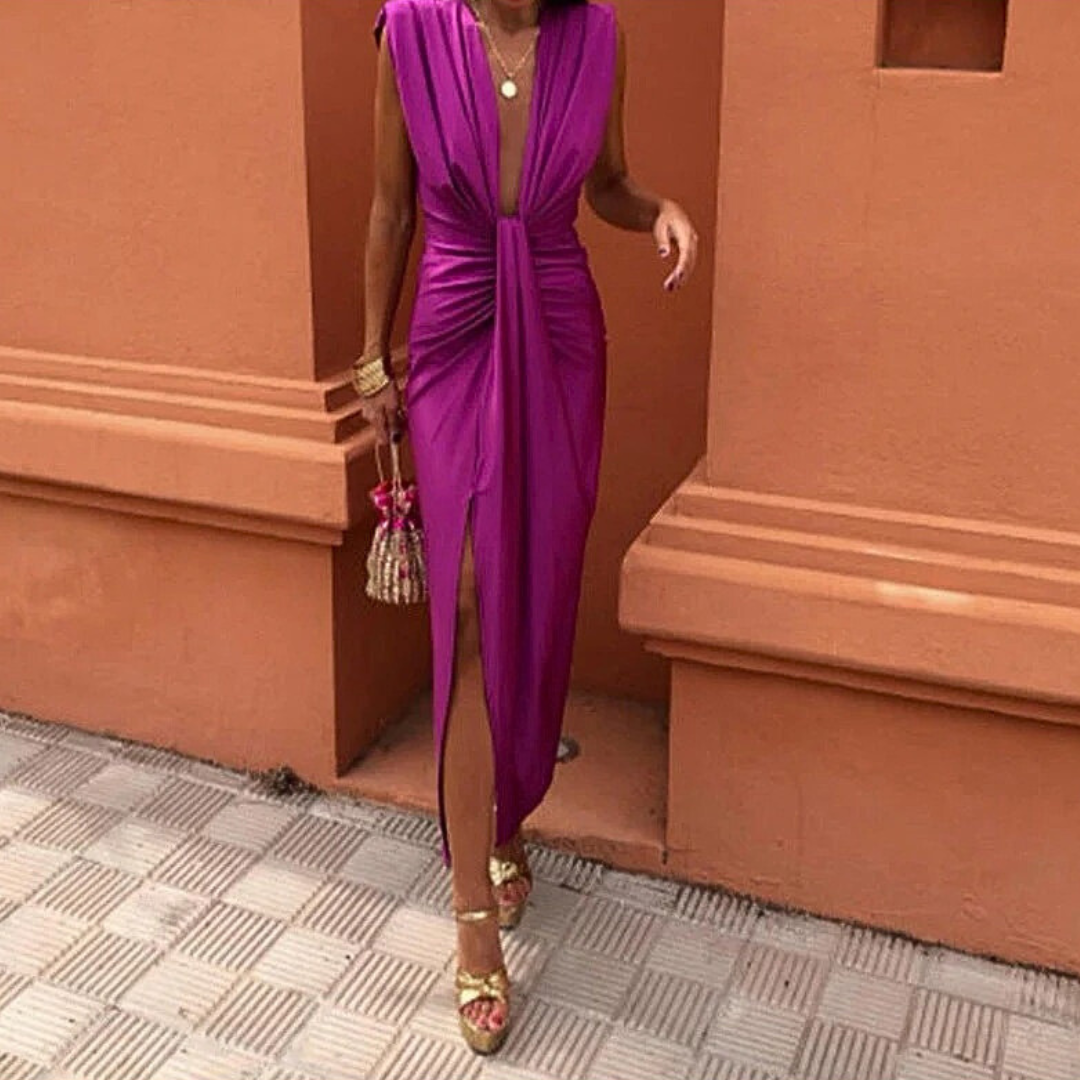 Regina | Elegant dress with a deep neckline