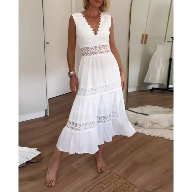 Aurélie - Elegant Lace Dress with V-Neck