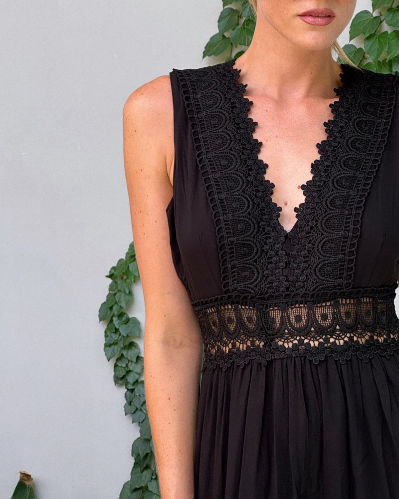 Aurélie - Elegant Lace Dress with V-Neck