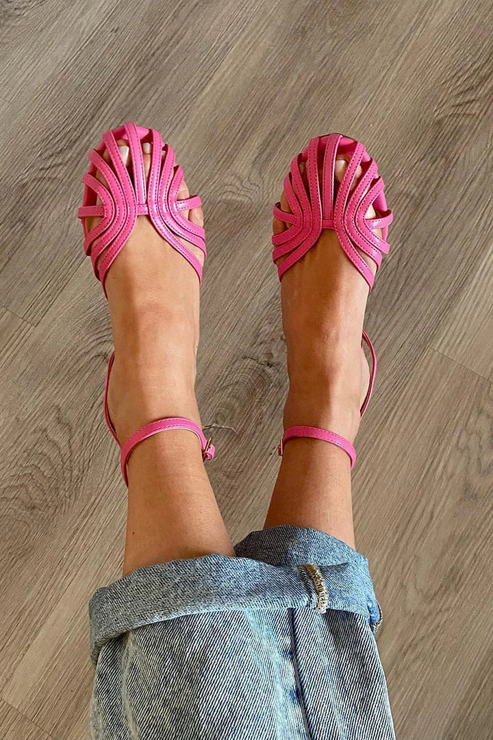 SOLE | Elegant flat woven sandals for a sophisticated look