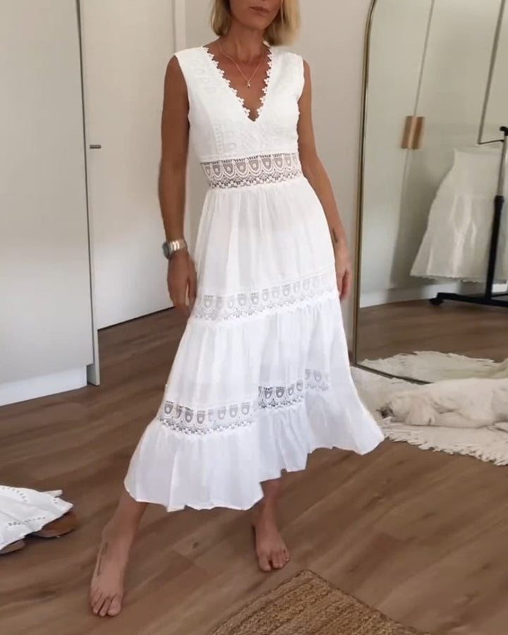 Aurélie - Elegant Lace Dress with V-Neck