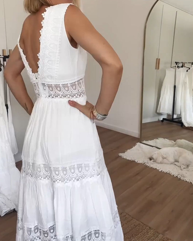 Aurélie - Elegant Lace Dress with V-Neck