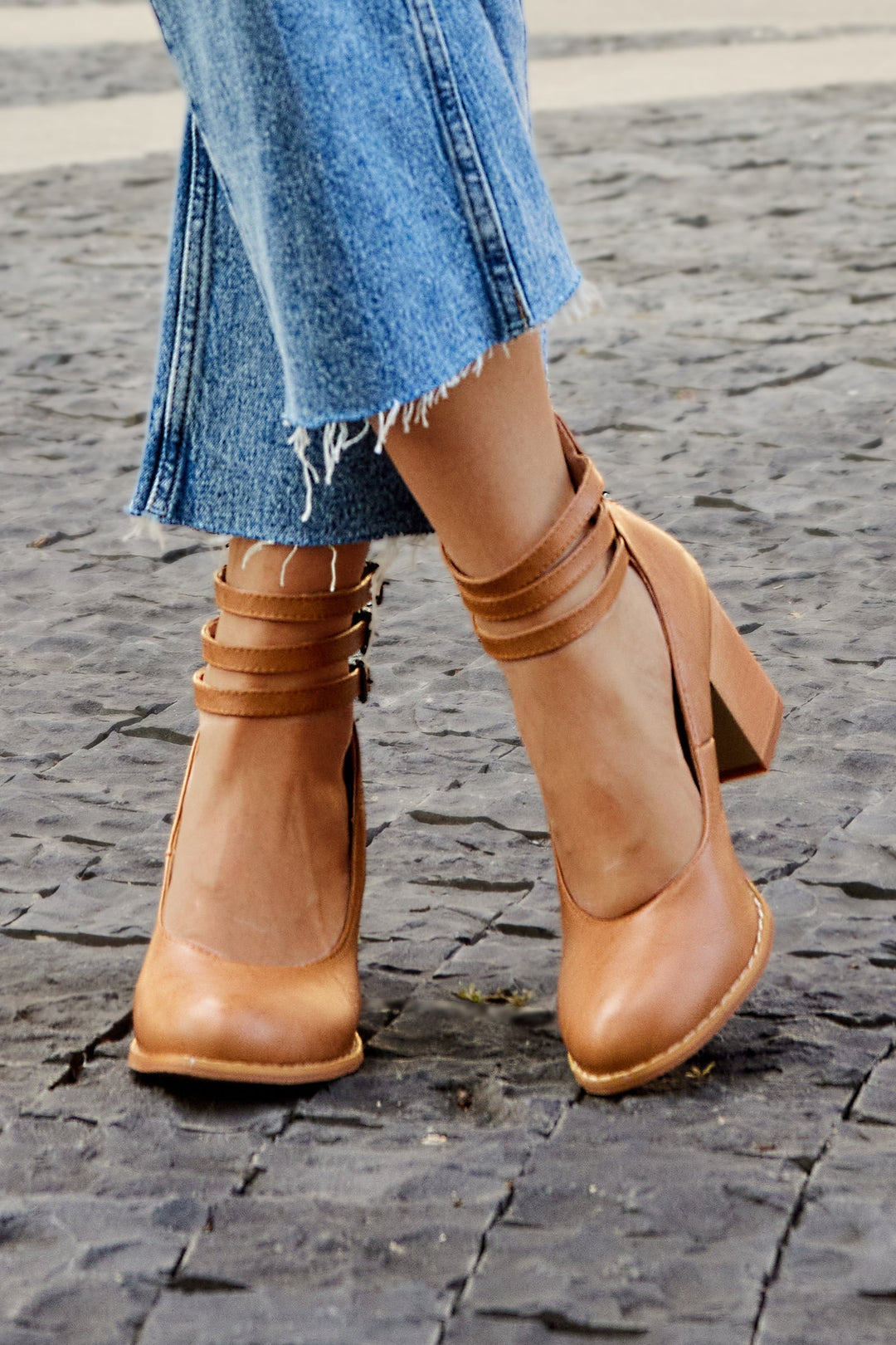 Casilda | Plain sandals with ankle strap and chunky heel