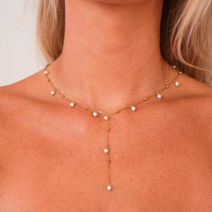 Elegant Pearl Pendant Necklace