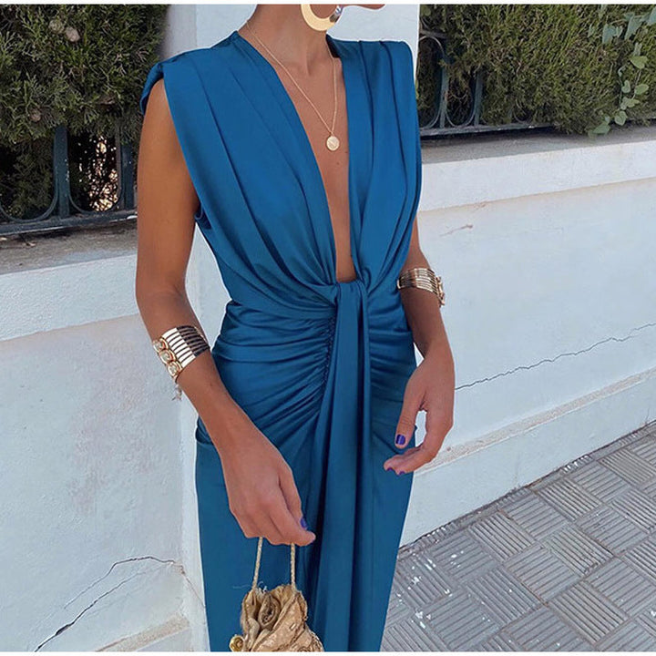Crocetta™ | Elegant dress with a deep neckline