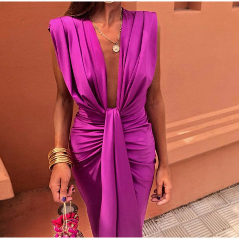 Crocetta™ | Elegant dress with a deep neckline