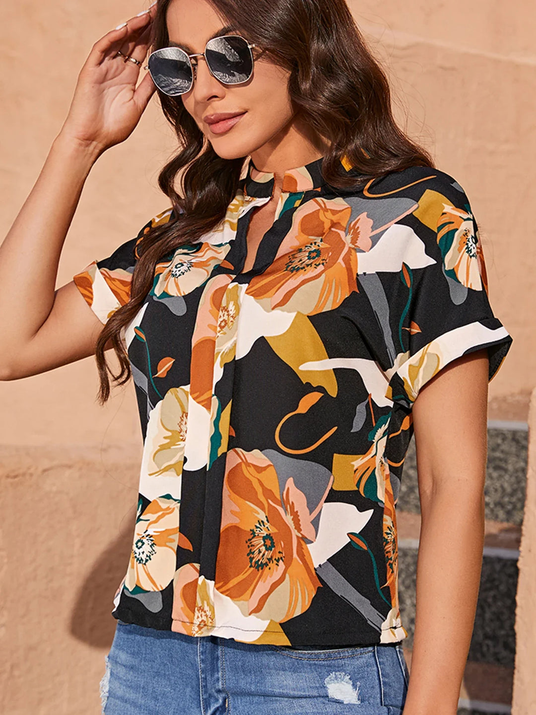 Sheila | Colorful blouse with playful print