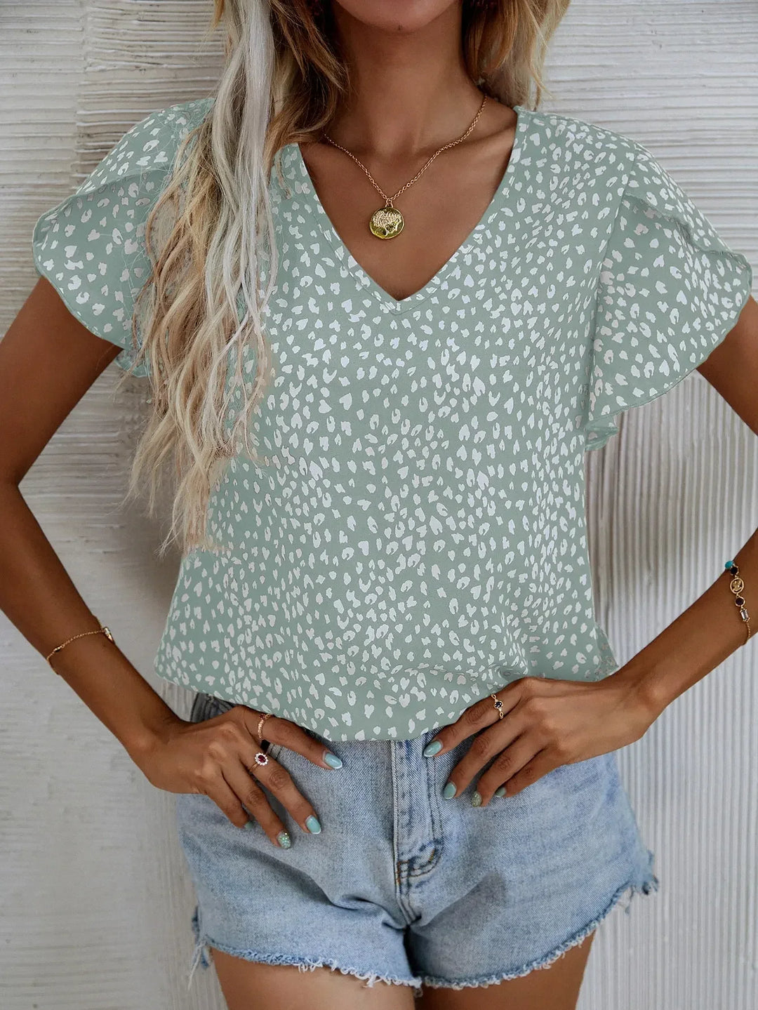 Cassidy | Chic blouse with abstract print