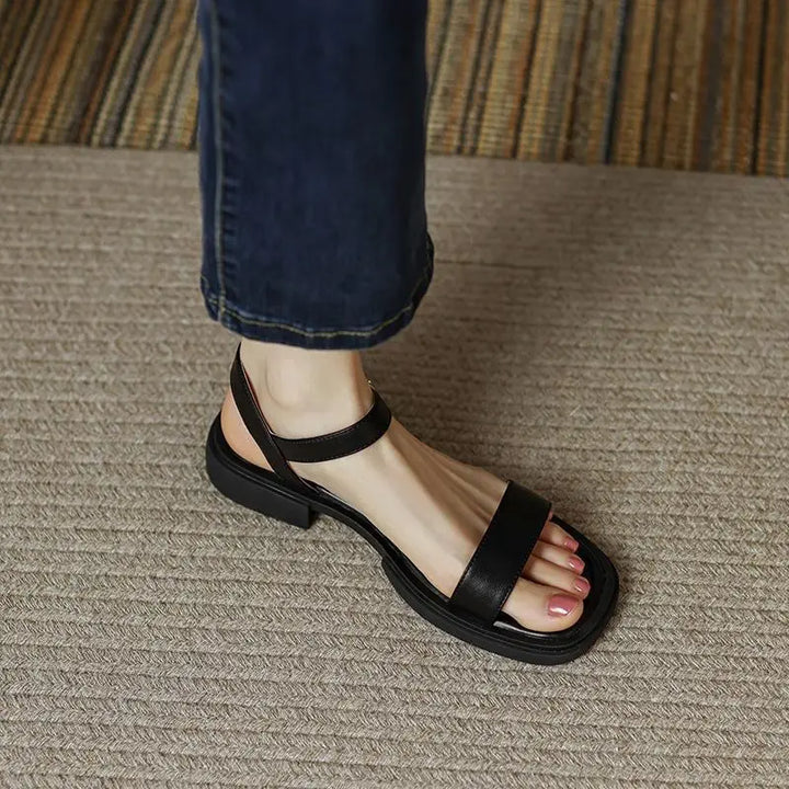 June™ | Leather sandals for an essential and refined style
