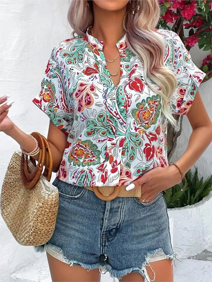 Loraine | Colorful blouse with playful print