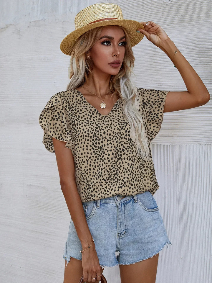 Cassidy | Chic blouse with abstract print
