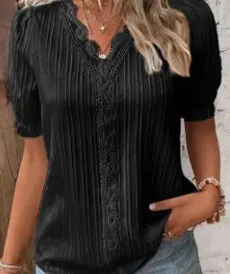 Bea | Charming blouse with elegant details