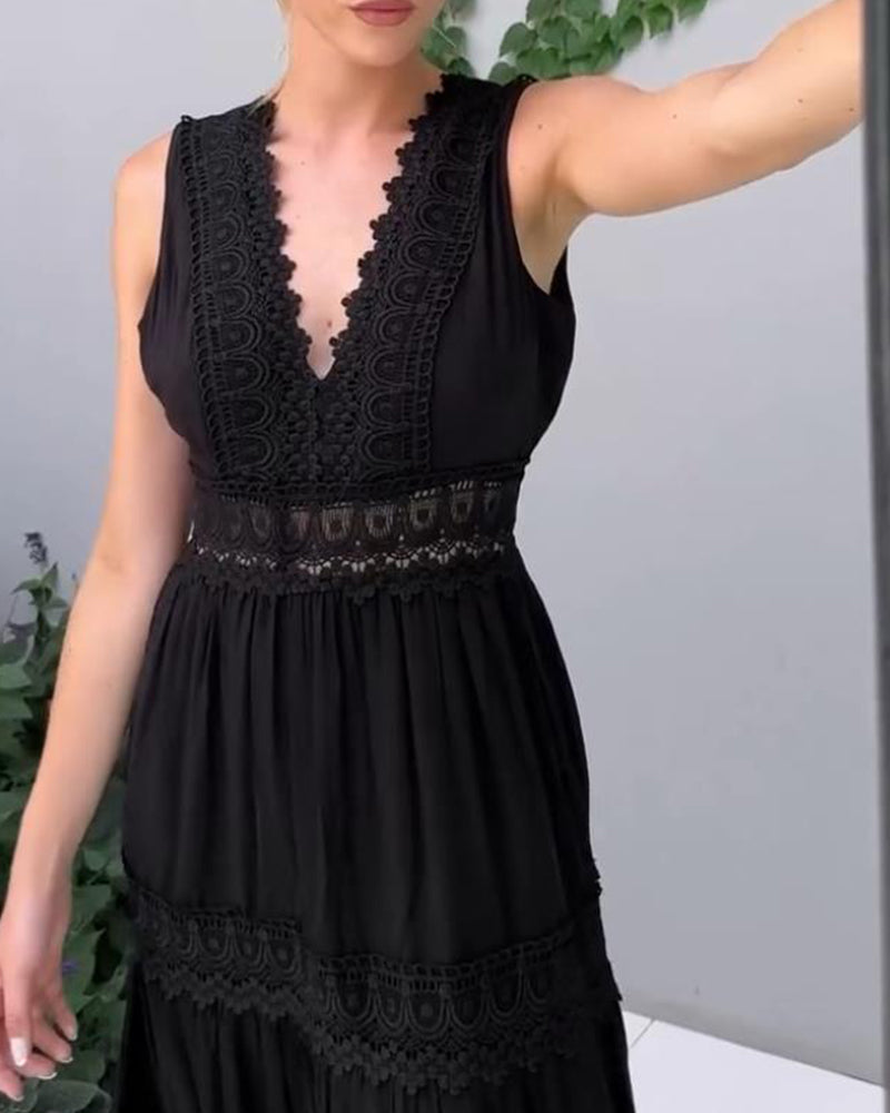 Aurélie - Elegant Lace Dress with V-Neck