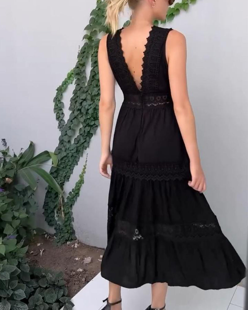 Aurélie - Elegant Lace Dress with V-Neck