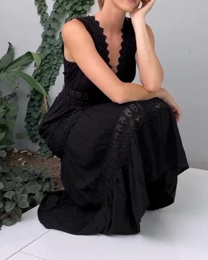 Aurélie - Elegant Lace Dress with V-Neck